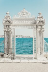 美しく見える死の海の門